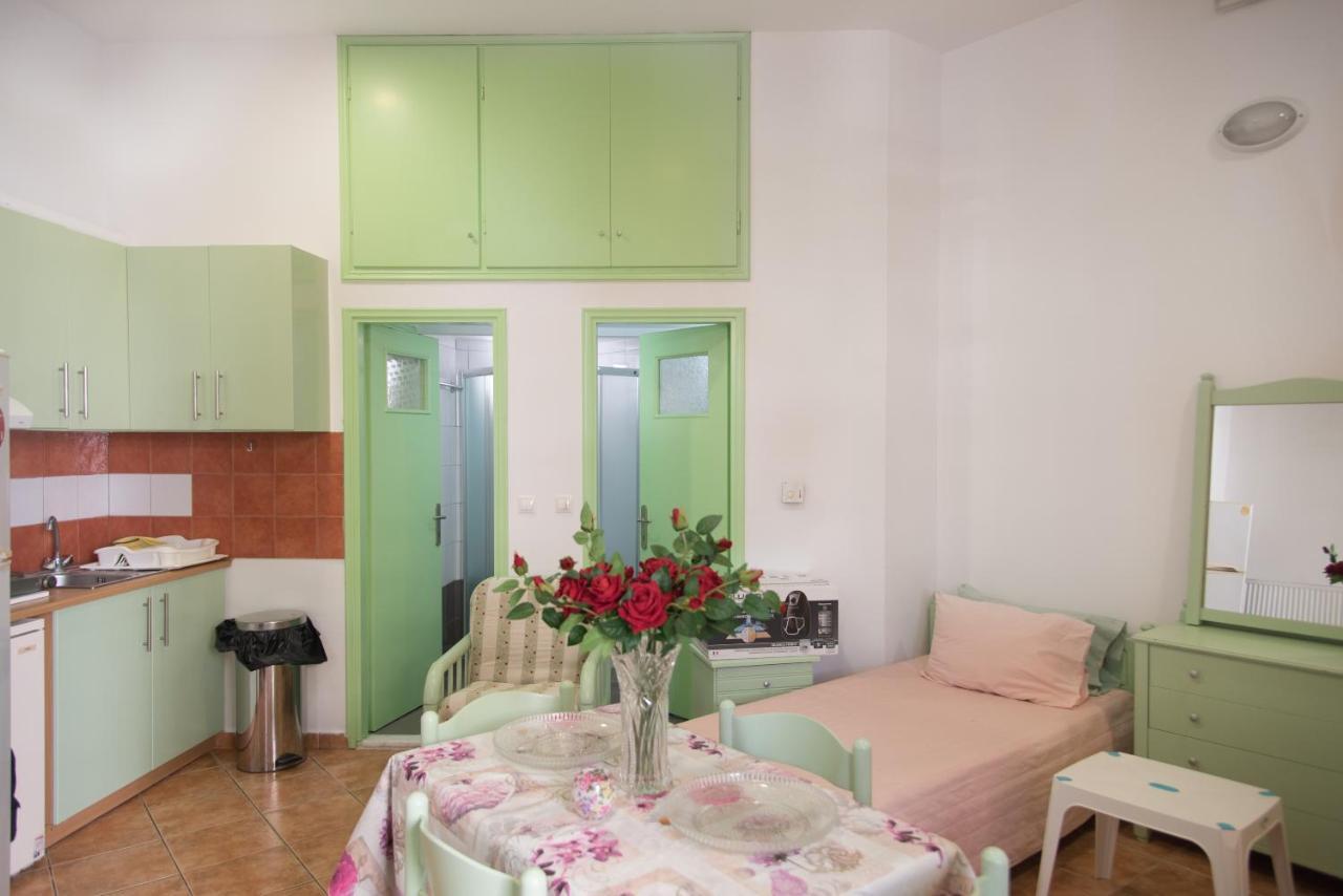 Stavros Studio Apartment In คอสทาวน์ ภายนอก รูปภาพ